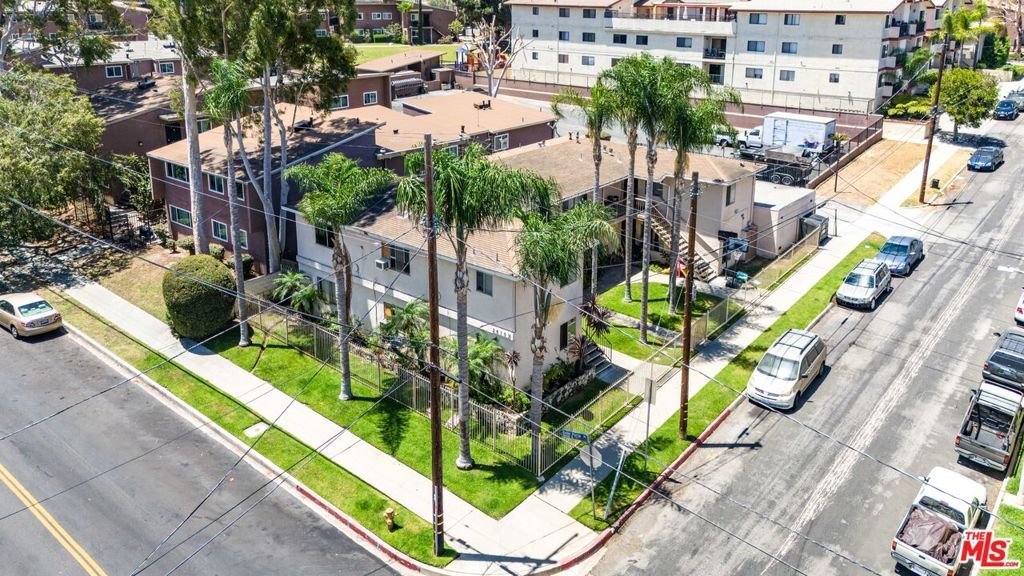 Los Angeles, California, United States 3 - 18584020