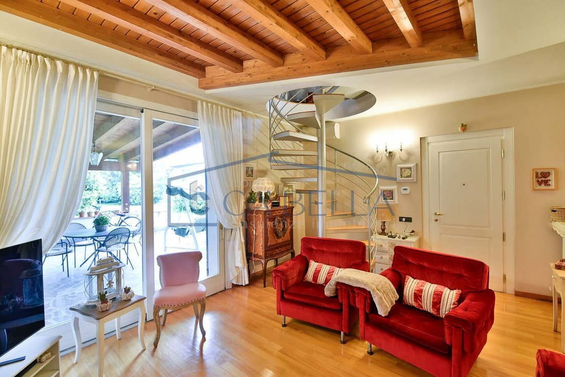 House in Center, Desio, Lombardy 2 - 18585957
