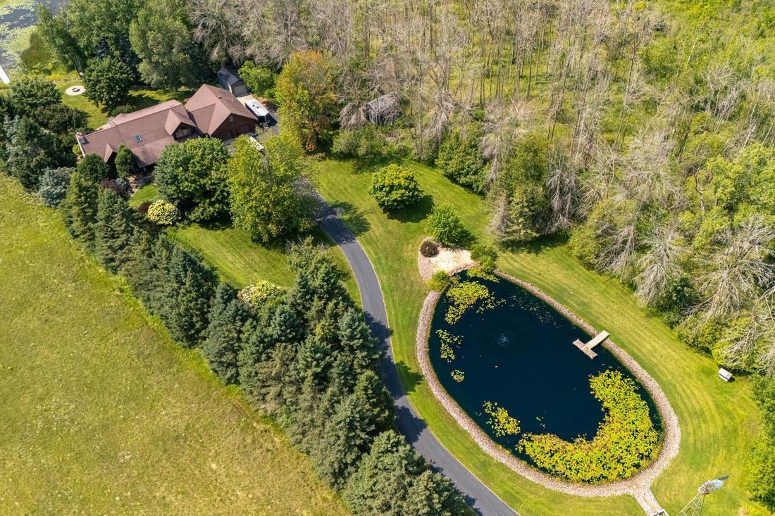 House in Bonduel, Wisconsin, United States 5 - 18581324