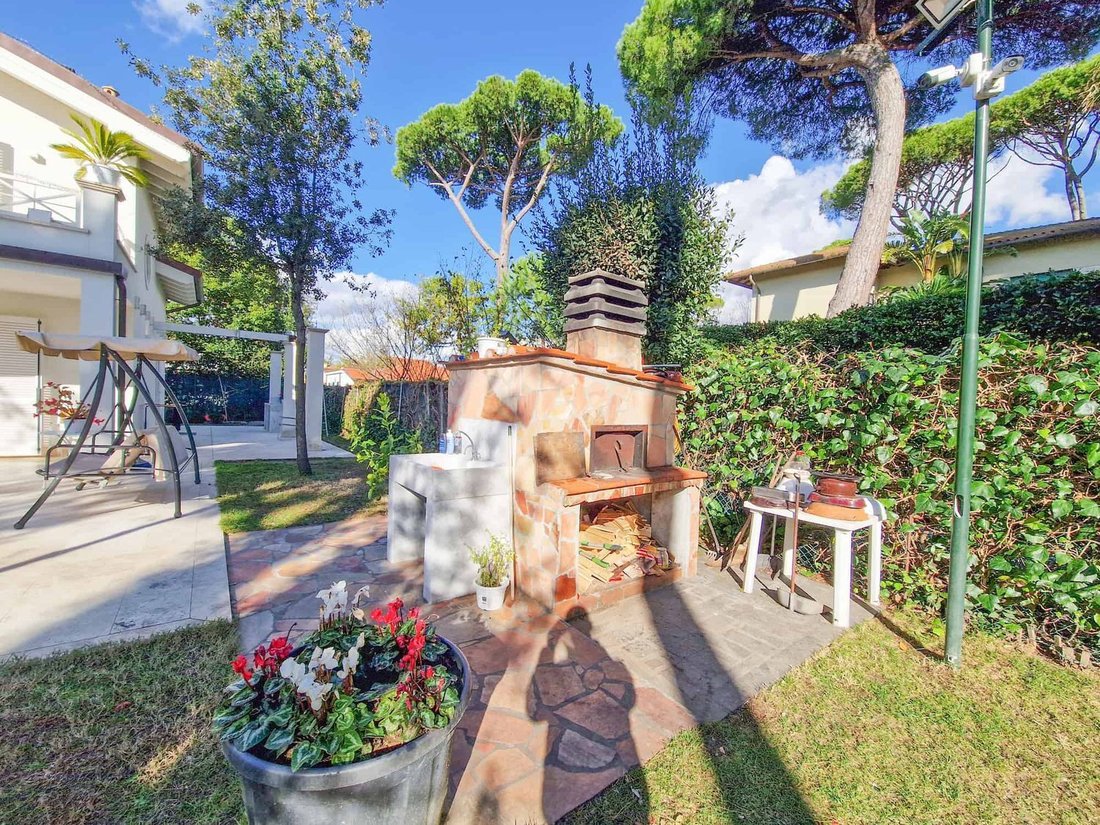House in Center, Forte dei Marmi, Tuscany 5 - 18585291