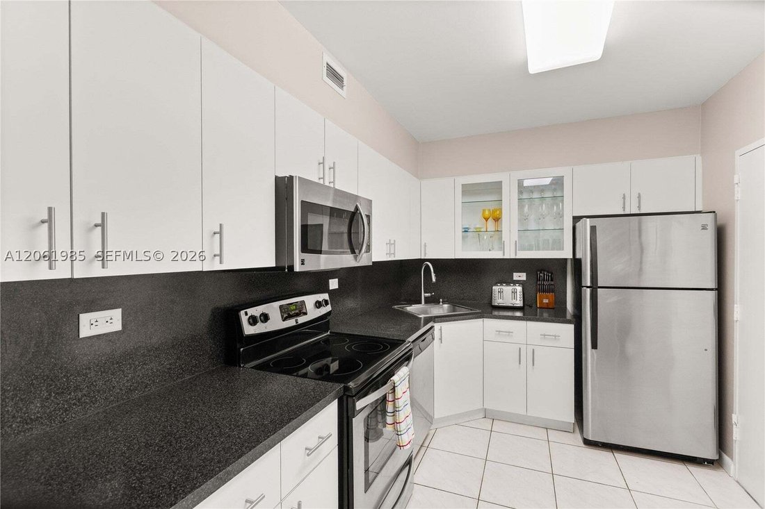 Condo in Miami Beach, Florida, United States 2 - 18584414