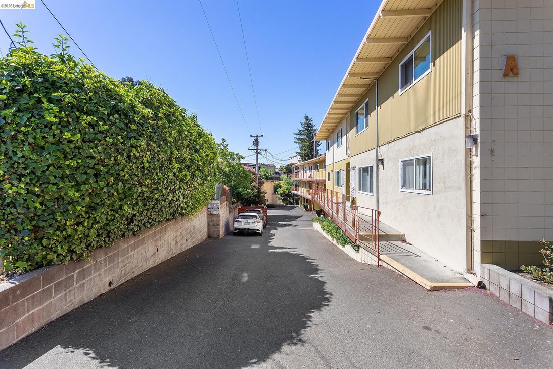 San Leandro, California, United States 2 - 18584339
