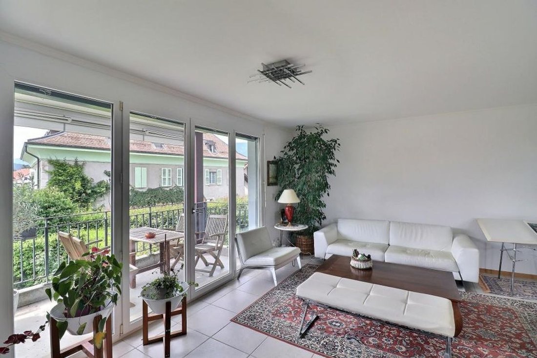 Apartment in Crassier, Vaud, Switzerland 5 - 18583562