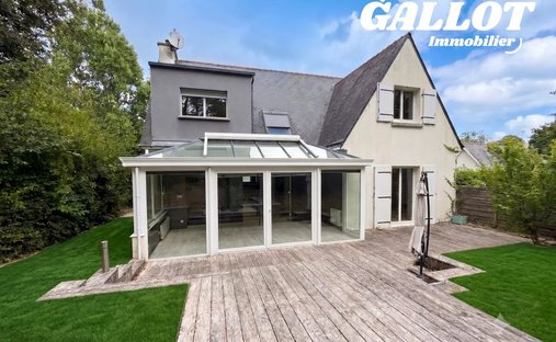House in Centre Bourg, Saint-Ave, France 1