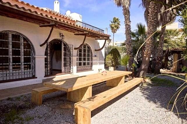 Villa in Sant Jordi de ses Salines, Sant Josep de sa Talaia, Balearic Islands 2 - 10996750