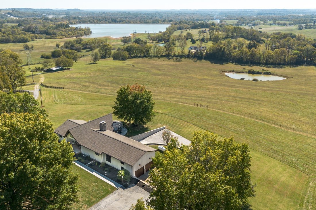 Farm Ranch in Columbia, Tennessee, United States 2 - 18581578