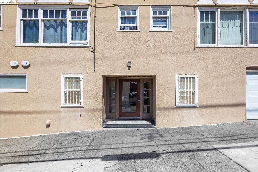 Oakland, California, United States 5 - 18584386