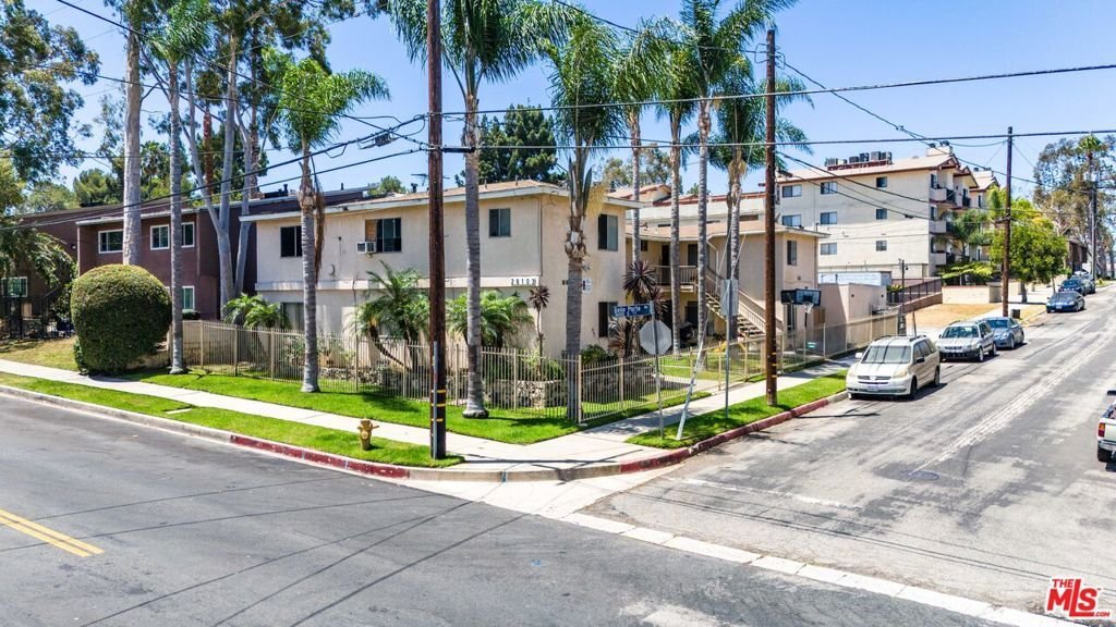 Los Angeles, California, United States 1 - 18584020