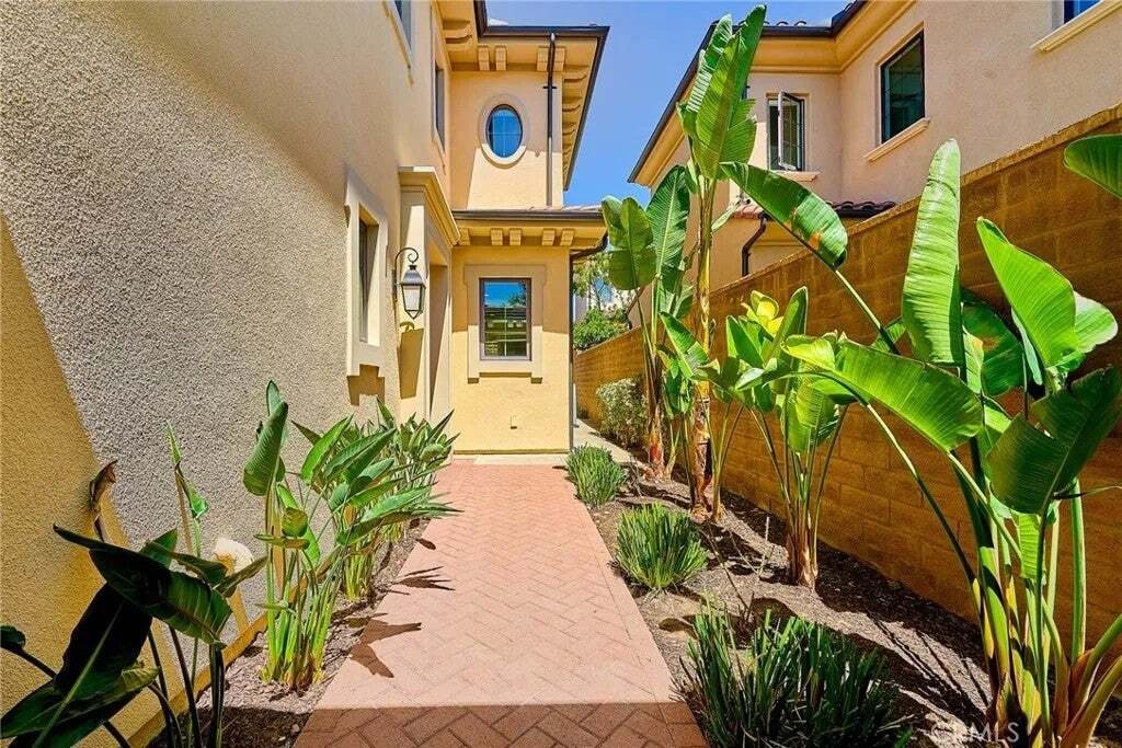 Condo in Irvine, California, United States 4 - 18584669
