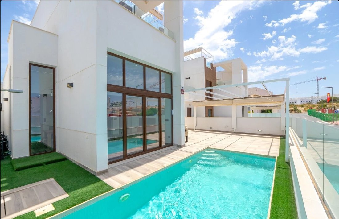Villa in Torrevieja, Valencian Community, Spain 1 - 18585300