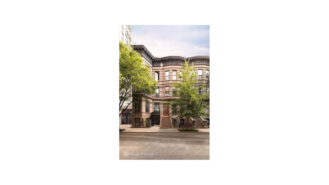 New York, New York, United States 5 - 18585211