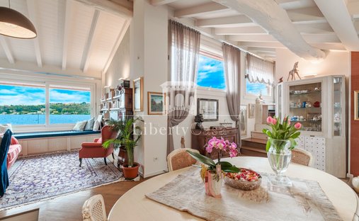 Penthouse in Salo, Lombardy, Italy 1