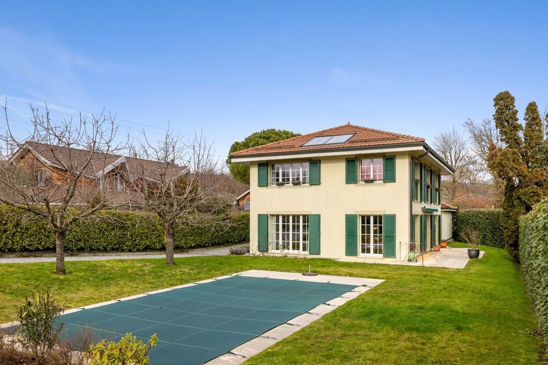 Villa in Vich, Vaud, Switzerland 1 - 18583326