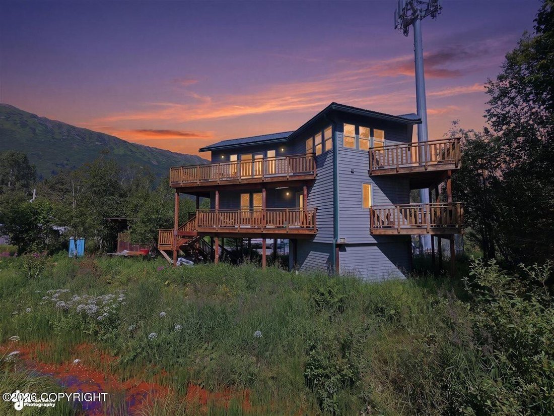 House in Anchorage, Alaska, United States 3 - 18583752