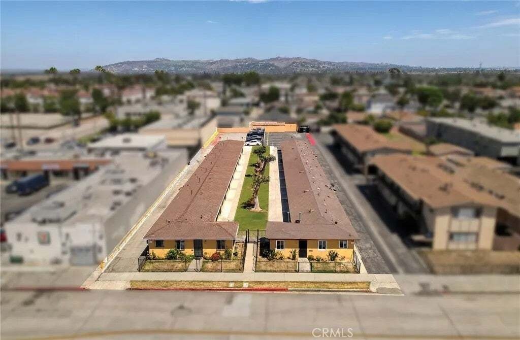 Montebello, California, United States 2 - 18584619