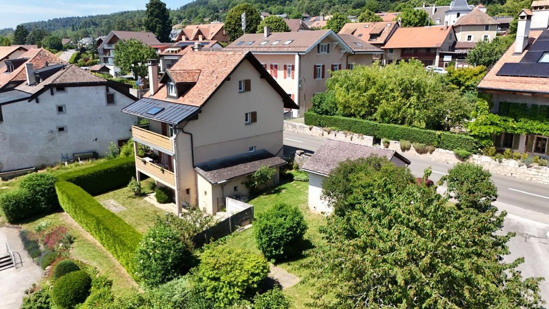Apartment in Arzier-Le Muids, Vaud, Switzerland 1 - 18583441