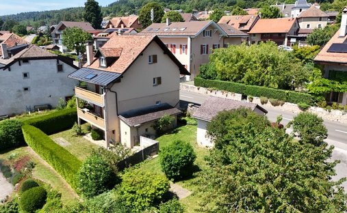 Apartment in Arzier-Le Muids, Vaud, Switzerland 1