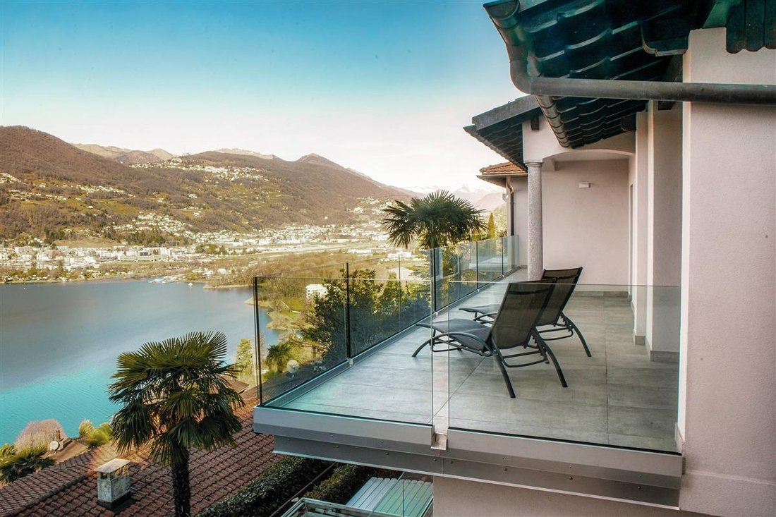 Apartment in Collina d'Oro, Ticino, Switzerland 2 - 18581210