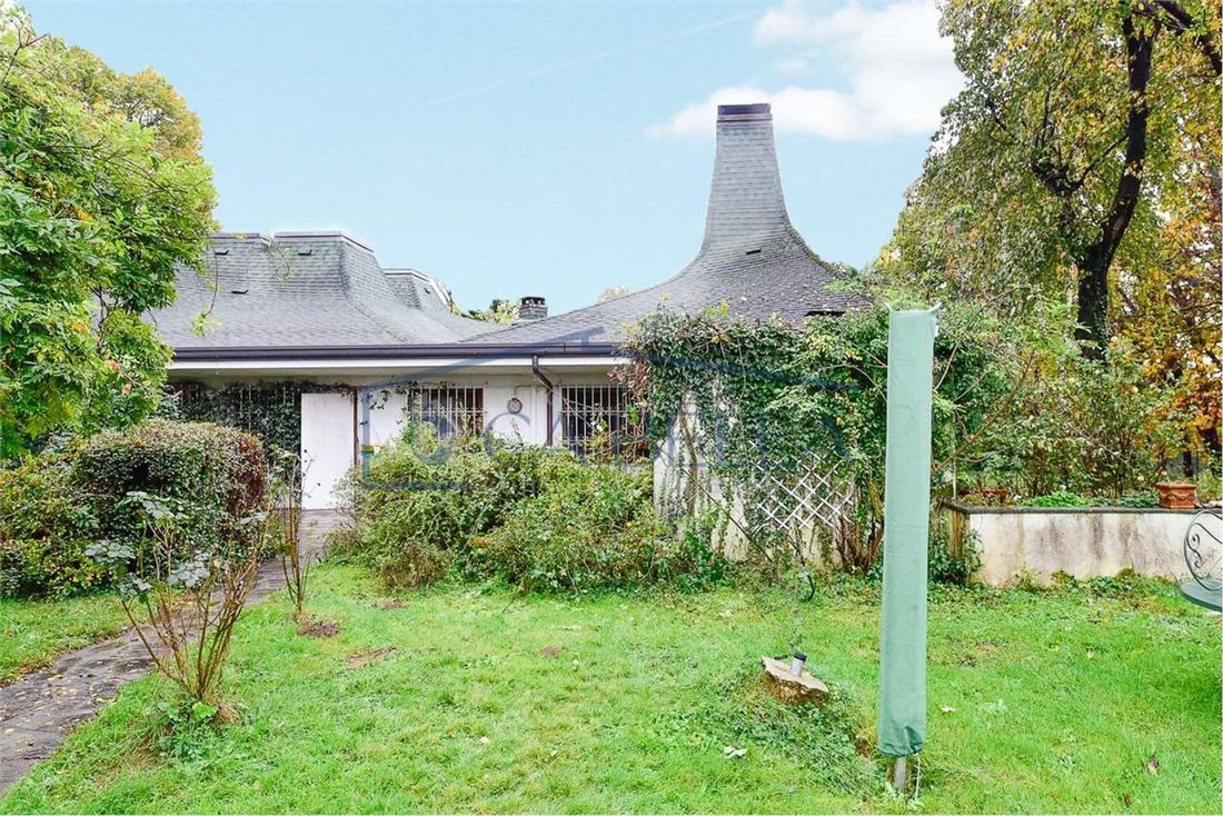 Villa in Fino Mornasco, Lombardy, Italy 3 - 18585965