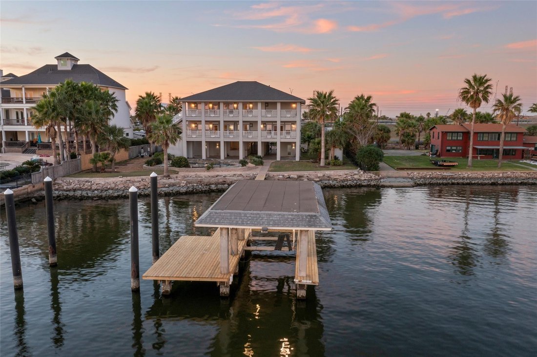 House in Galveston, Texas, United States 2 - 18585080