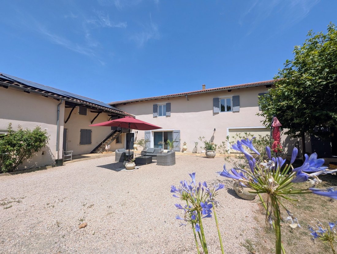 House in Taponas, Auvergne-Rhône-Alpes, France 2 - 18586207