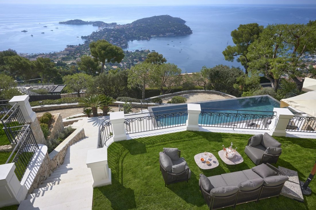 Villa in Villefranche-sur-Mer, Provence-Alpes-Côte d'Azur, France 3 - 18582332