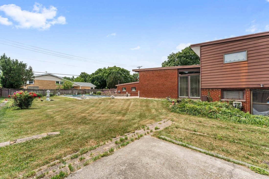House in Skokie, Illinois, United States 3 - 18584540