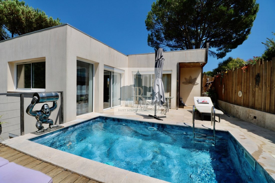 Villa in Ouest, Cogolin, France 2 - 18581847