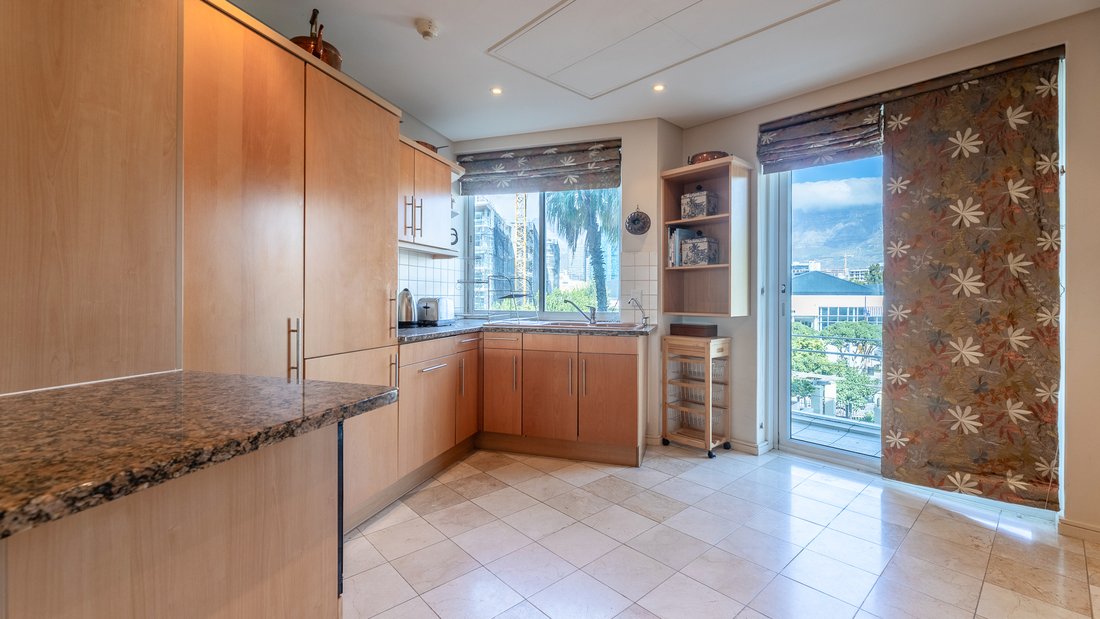 Apartment in Cape Town, Western Cape, South Africa 2 - 18585345