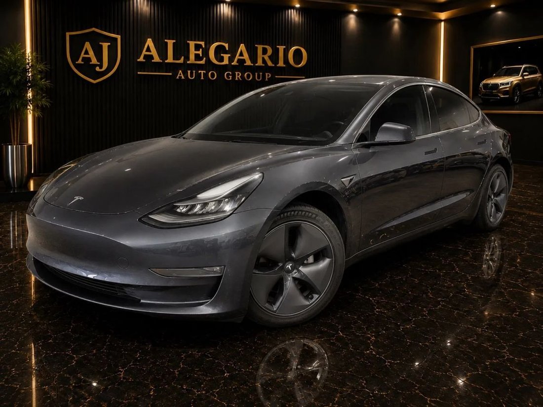 Sedan in Lawndale, CA, United States 1 - 18585705