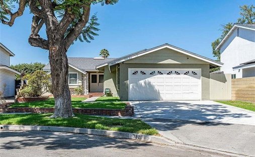 House in Signal Hill, California, United States 1