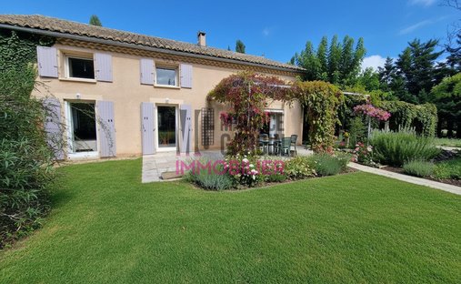 House in Nevons-route d'Apt, L'Isle-sur-la-Sorgue, France 1