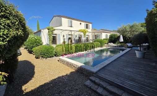 House in Nevons-route d'Apt, L'Isle-sur-la-Sorgue, France 1