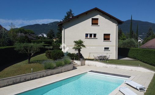 House in Brison-Saint-Innocent, Auvergne-Rhône-Alpes, France 1