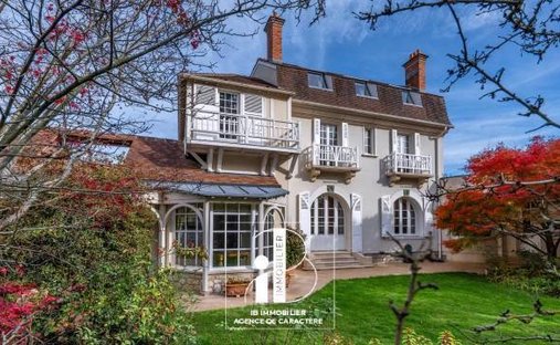 Estate in Hericy, Ile-de-France, France 1