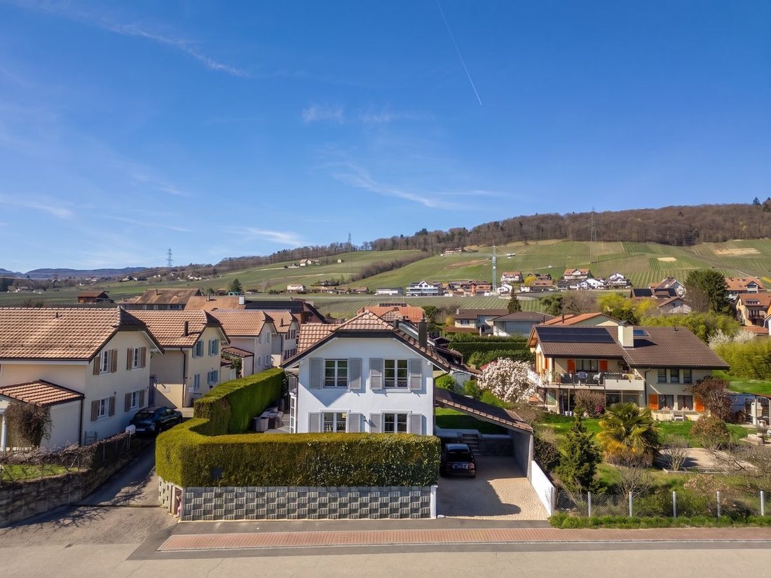 House in Luins, Vaud, Switzerland 1 - 18583492