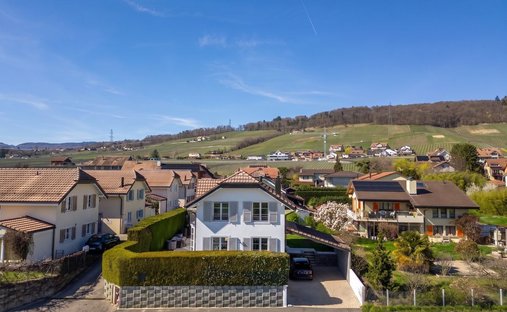 Haus in Luins, Waadt, Schweiz 1