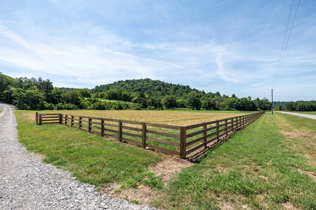 Farm Ranch in Lewisburg, Tennessee, United States 2 - 18581550