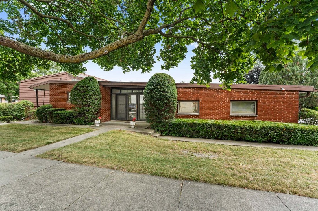 House in Skokie, Illinois, United States 2 - 18584540