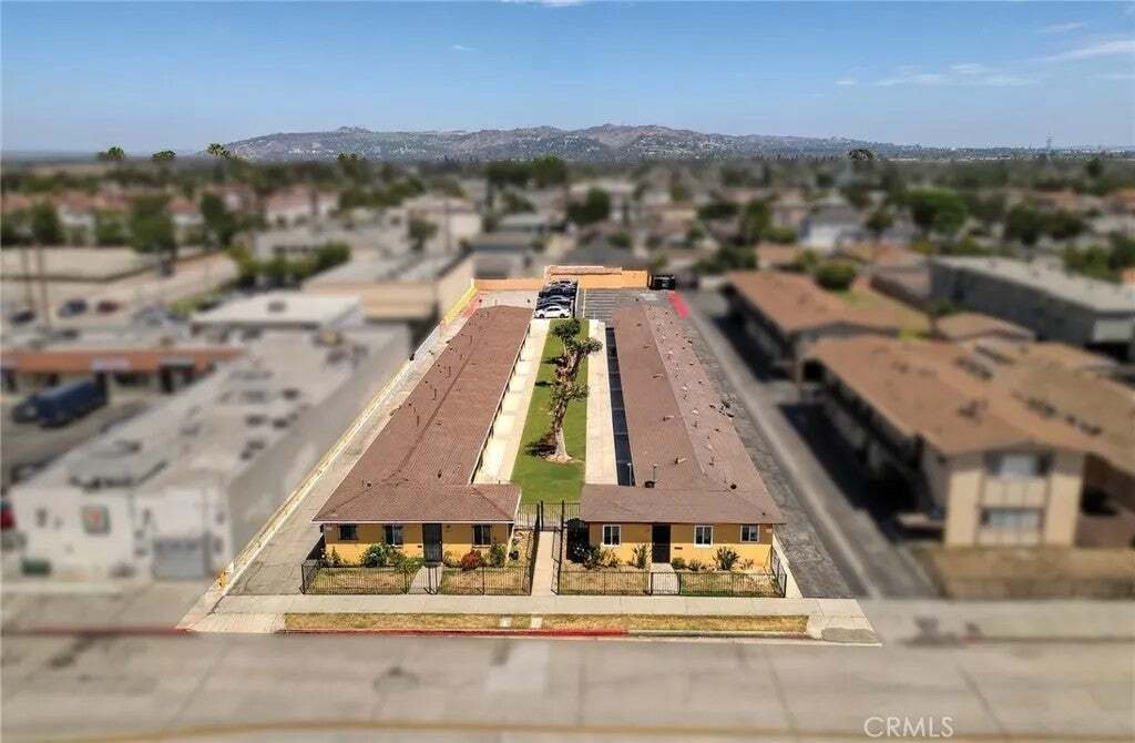 Montebello, California, United States 2 - 18584613