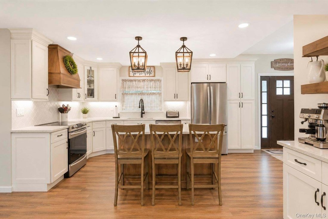 House in Levittown, New York, United States 3 - 18583901