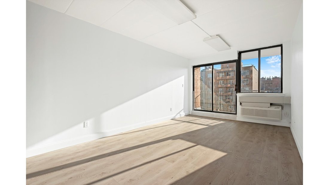 New York, New York, United States 1 - 18585198