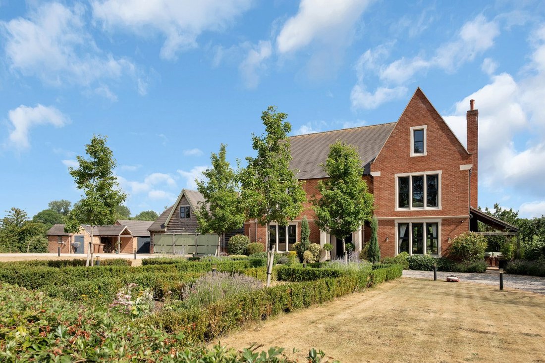 House in Netherseal, England 4 - 18580981