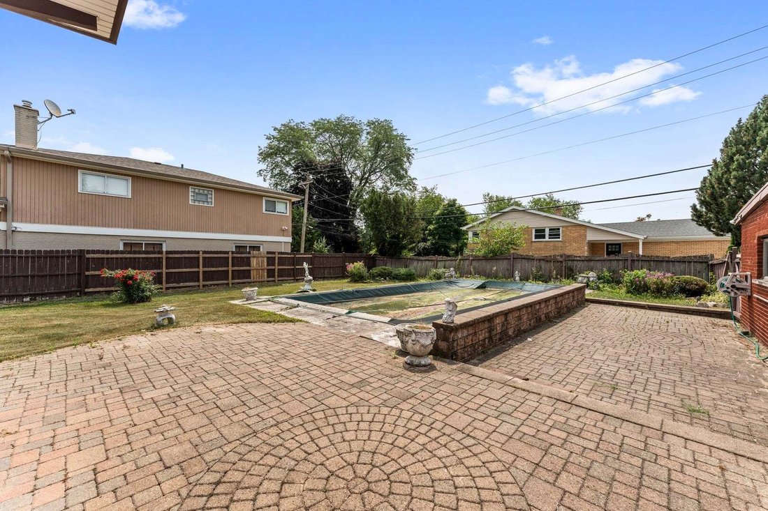 House in Skokie, Illinois, United States 4 - 18584540