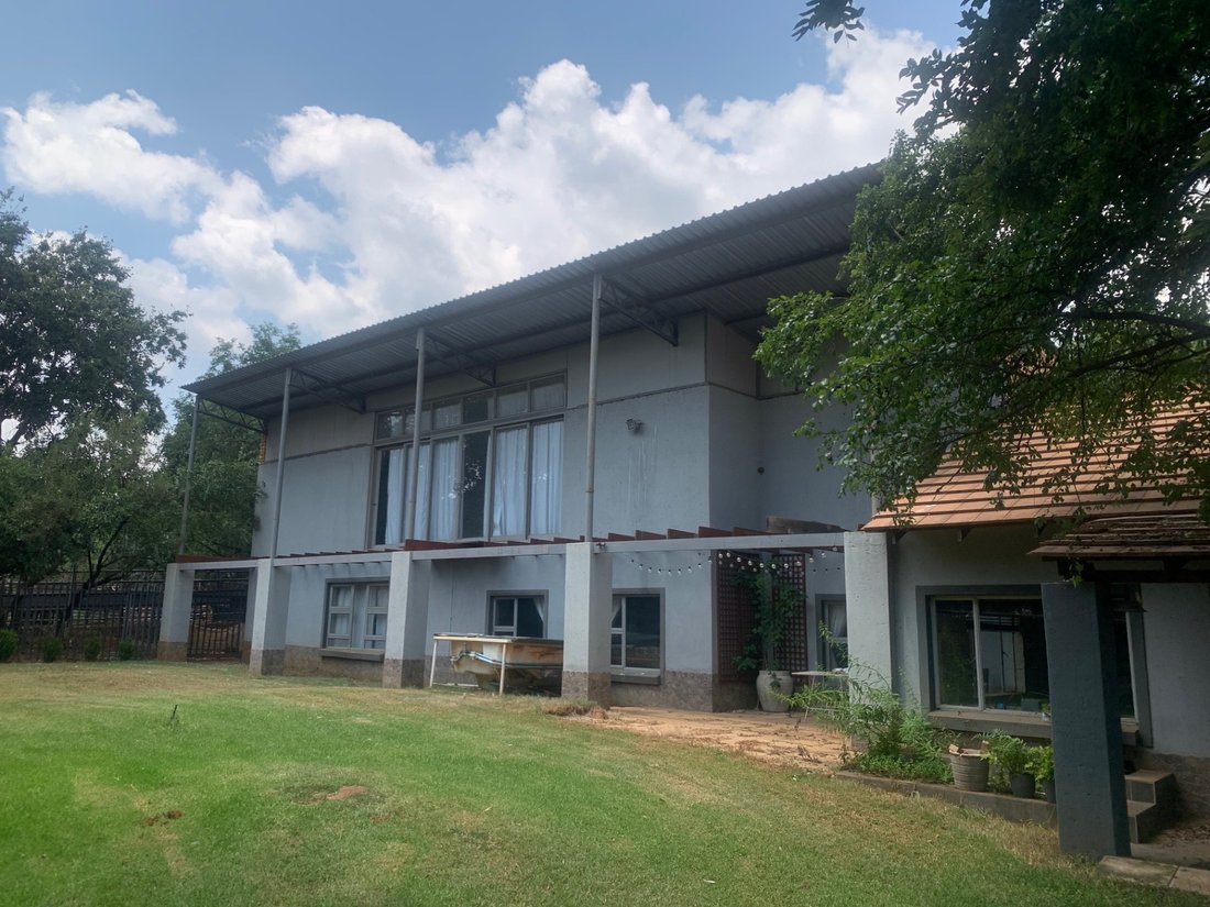 Farm Ranch in Johannesburg, Gauteng, South Africa 1 - 18581614