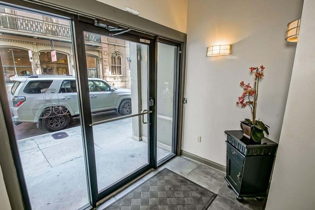 Condo in New Orleans, Louisiana, United States 5 - 18583733