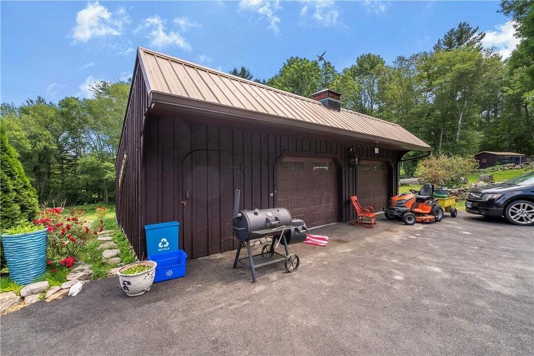 House in Killingly, Connecticut, United States 5 - 18581078