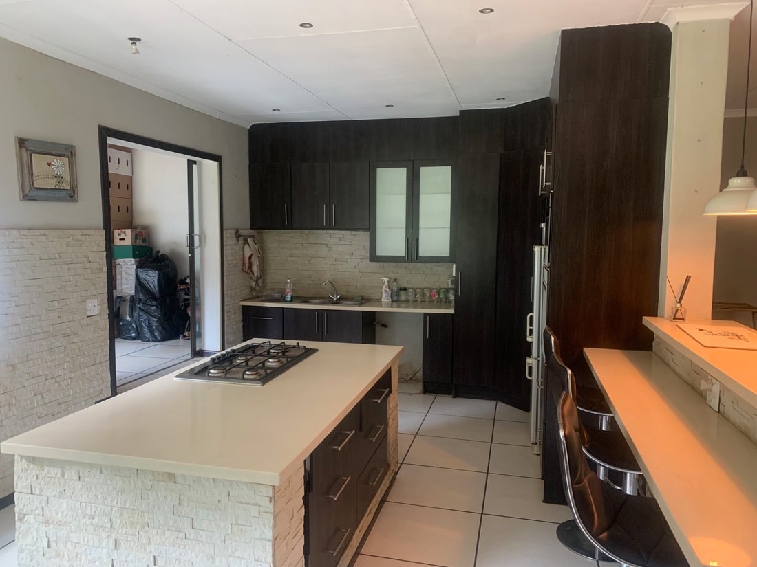 Farm Ranch in Johannesburg, Gauteng, South Africa 4 - 18581614