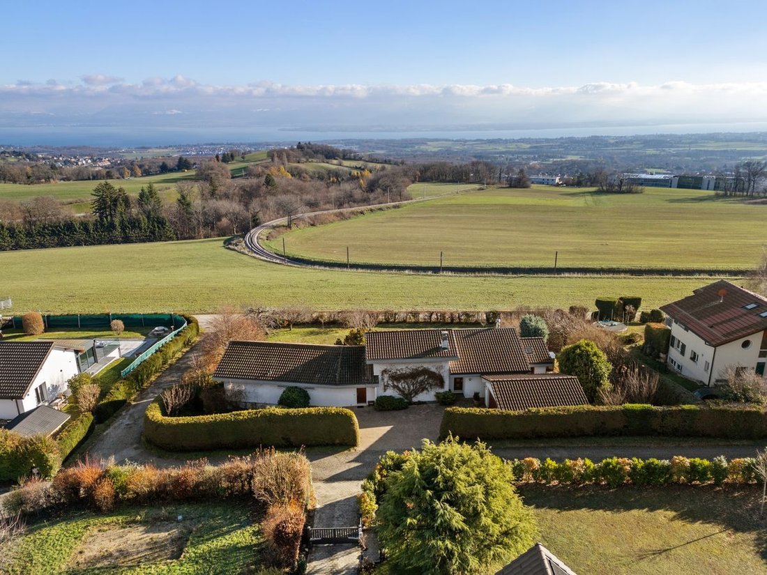 Villa in Genolier, Vaud, Switzerland 1 - 18583403