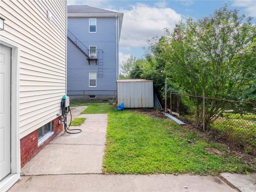 Pawtucket, Rhode Island, United States 4 - 18580979
